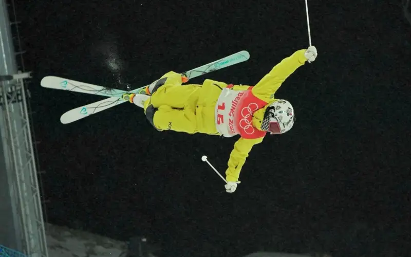 Qazaqstan frıstaıl-mogýldan álem chempıonatynyń alǵashqy medalin jeńip aldy