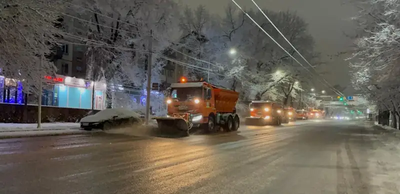 Алматы снег 