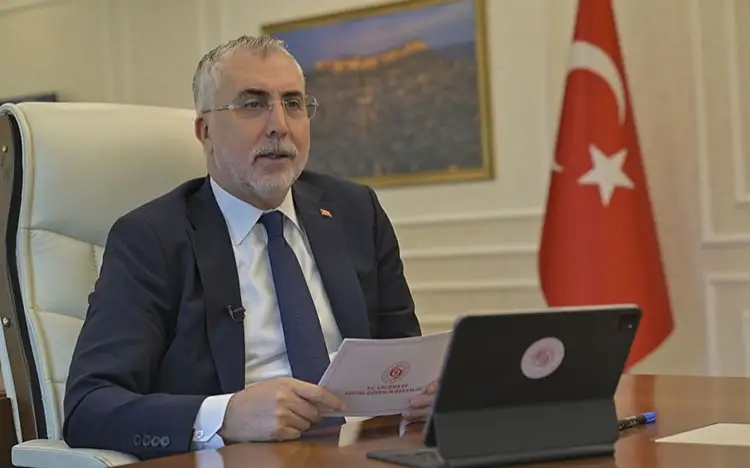 Минимальную пенсию на 15,75% увеличили в Турции