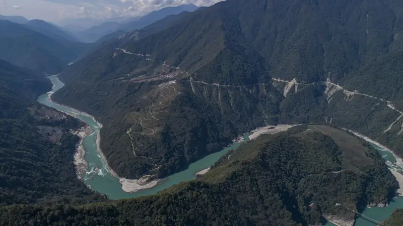 Қытайдағы Ярлун-Цаңпо өзені