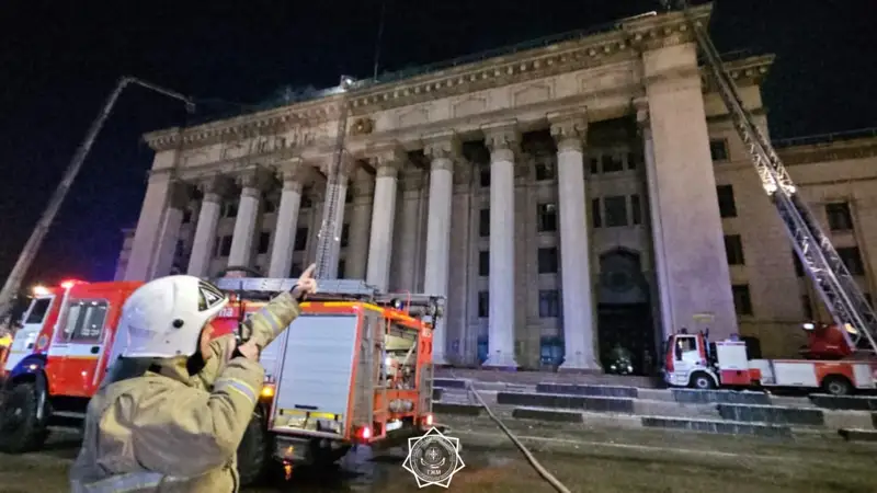 Пожар в здании КБТУ в Алматы локализован 
