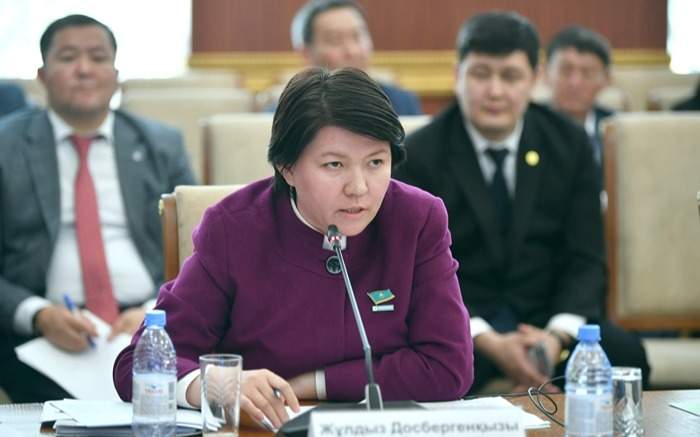 Juldyz Súleımenova Juldyz Súleımenova