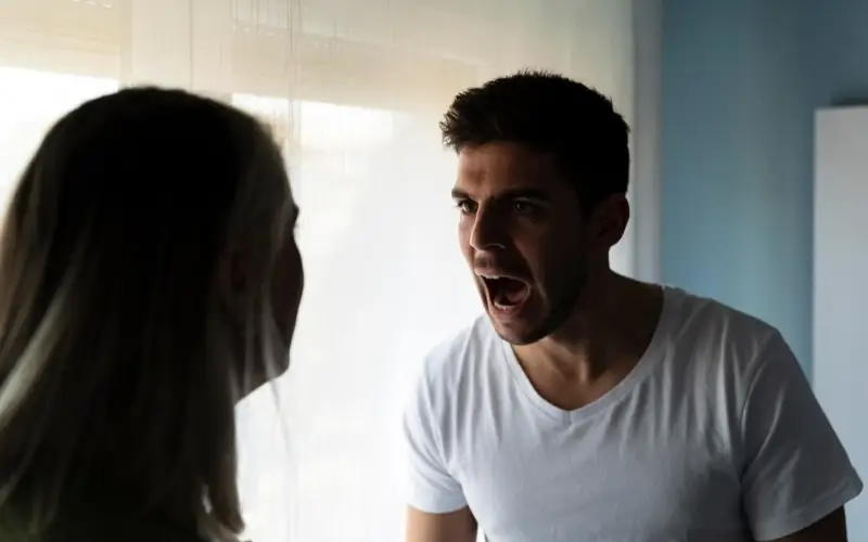 Астанада анасына былапыт сөйлеген жігіт 6 жылға сотталды