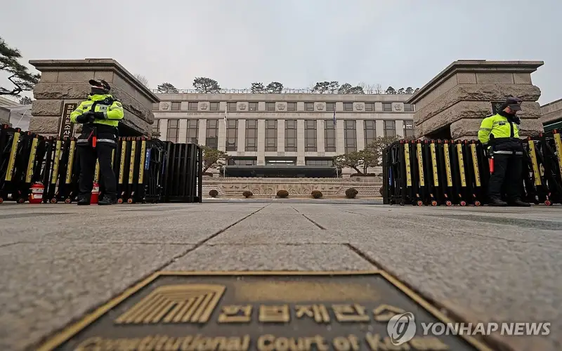 1st hearing of Yoon’s impeachment trial ends after 4 minutes due to his absence