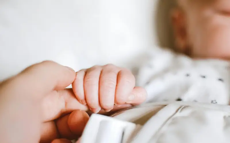 ЭКО новорожденный ребенок младенец