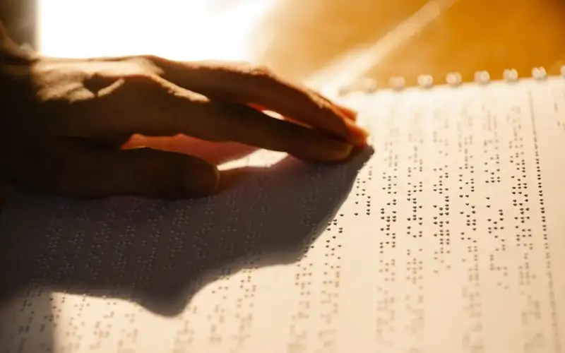 нашар көретін адамдарға арналған кітап