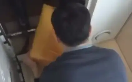 QTJ revızorlary jolaýshylar poıyzynda jalpy salmaǵy 108 kg bolatyn resimdelmegen bagajdy anyqtady.