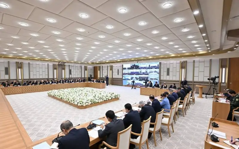 Мирзиёев битта вилоят ҳокимини лавозимидан озод этди, 16 та туман ва шаҳар ҳокимларига ҳайфсан эълон қилди