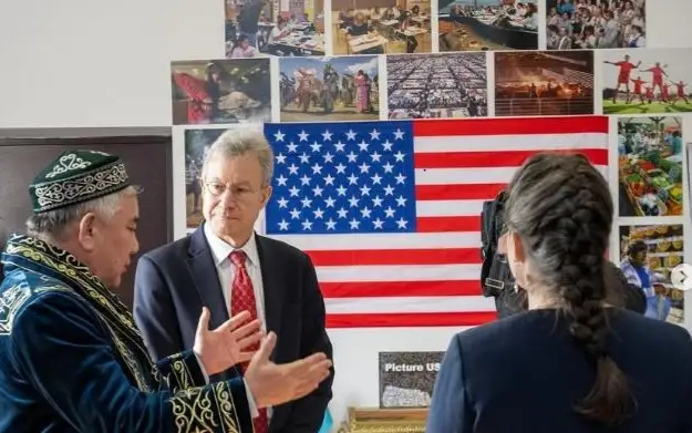 Құшақ жая қарсы алған Қазақстан халқына дән ризамын – АҚШ-тың Қазақстандағы елшісі Дэниел Розенблюм 