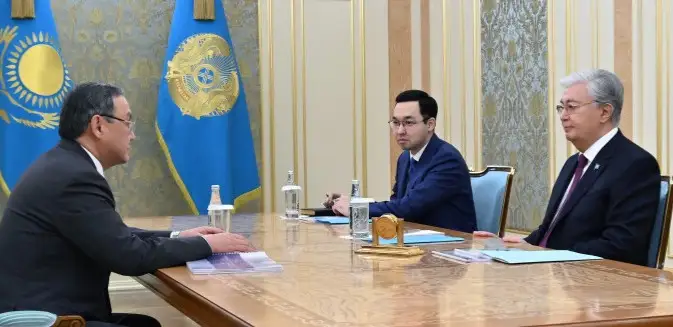 Глава государства принял президента Национальной академии наук Ахылбека Куришбаева