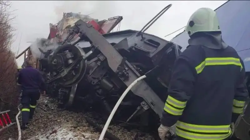 Локомотивларнинг тўқнашиши