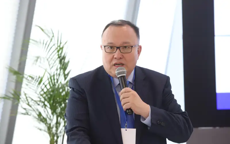 Наплыв китайских спутников: советник Президента о будущем рынка связи в Казахстане