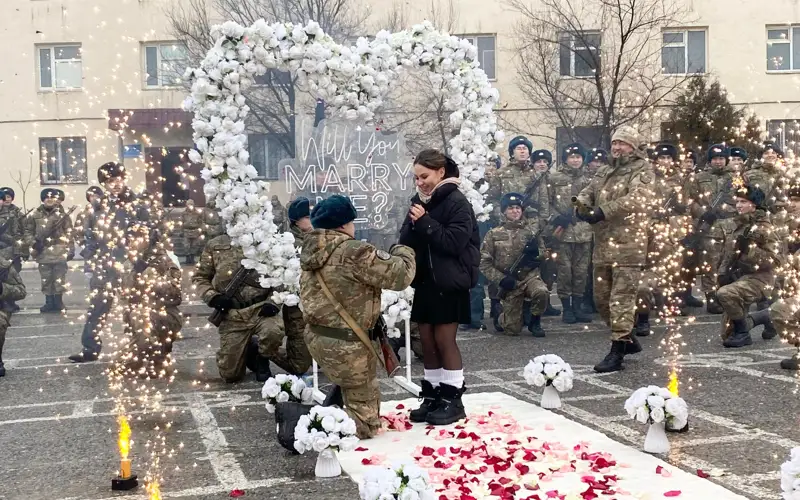 предложение руки и сердца на присяге