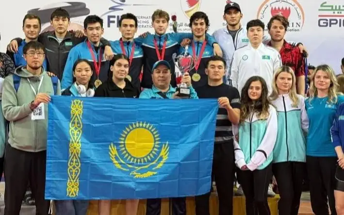 Команда Казахстана взяла «золото» этапа Кубка мира по фехтованию
