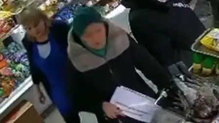 Pavlodardaǵy dúkenderdiń birinde arandatýshylyq áreketke barǵandar vıdeoǵa túsip qaldy