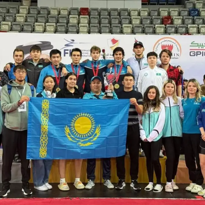 Команда Казахстана взяла «золото» этапа Кубка мира по фехтованию