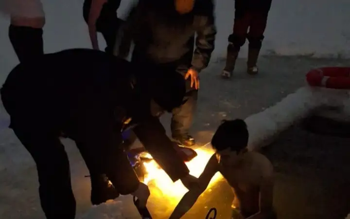 BQO-da Kreşenıe merekesinde 1 400-ge jýyq adam sýǵa shomylyp shyqty