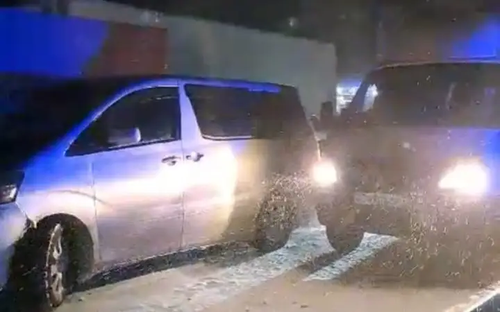 Около 300 авто застряли на трассе Караганда — Астана