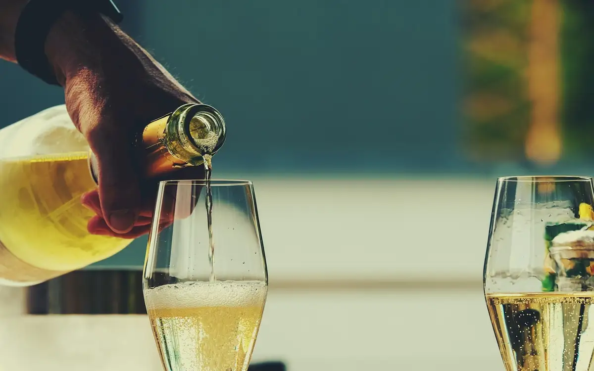 Беріліс қорабы бар орыс секс