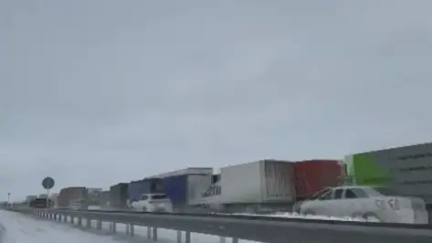 Qaraǵandy oblysynyń joldarynda myńnan astam kólik keptelip qaldy