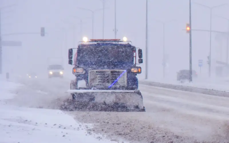 трасса, закрыта дорога, метель, буран, снегоуборочные машины, қар тазалау машиналары, автожол, жол жабық, боран