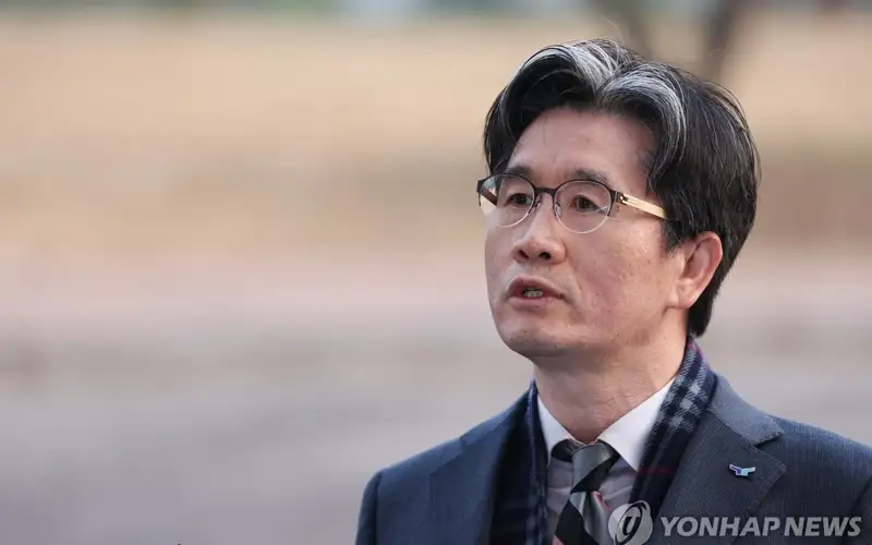 Oh Dong-woon, chief of the Corruption Investigation Office for High-ranking Officials, speaks to reporters as he arrives for work at the office in Gwacheon, just south of Seoul, on Jan. 22, 2025. 