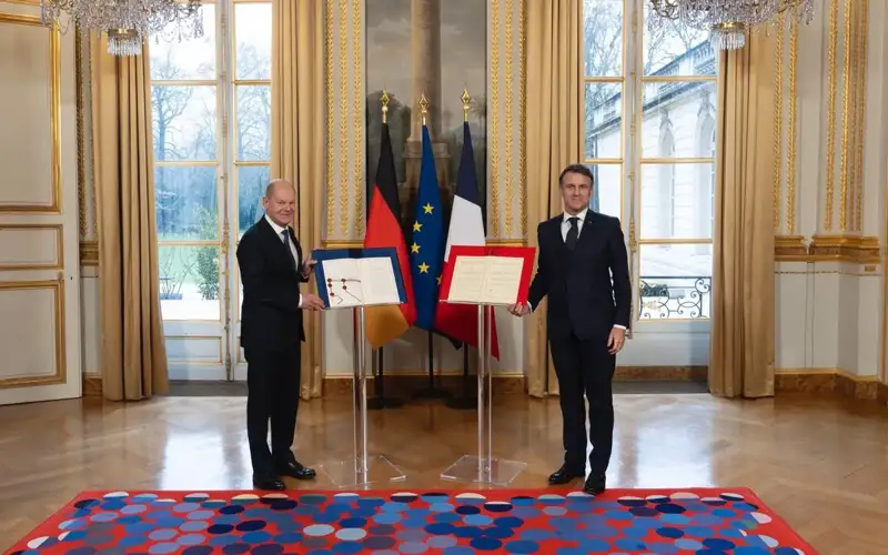 Макрон ва Шольц Европа учун янги йўналишни белгиламоқчи