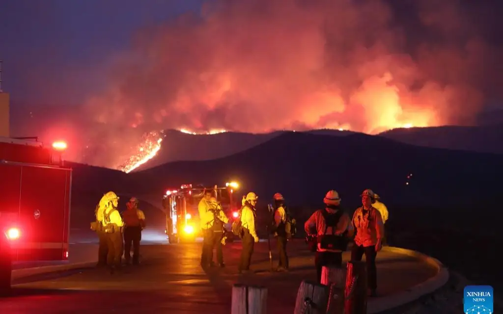New wildfire in Los Angeles scorches over 10,000 acres