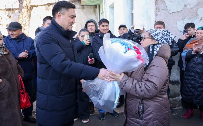 Шесть семей в Шымкенте отметили новоселье благодаря программе реновации