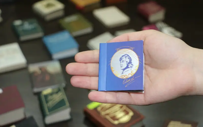 Алақанға сыйып кететін кітап оқып көрдіңіз бе