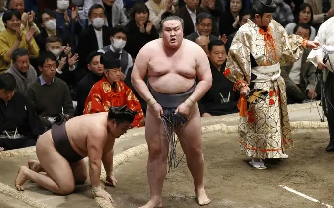 Kazakhstani wrestler takes third place at the Emperor's Cup in sumo in Tokyo
