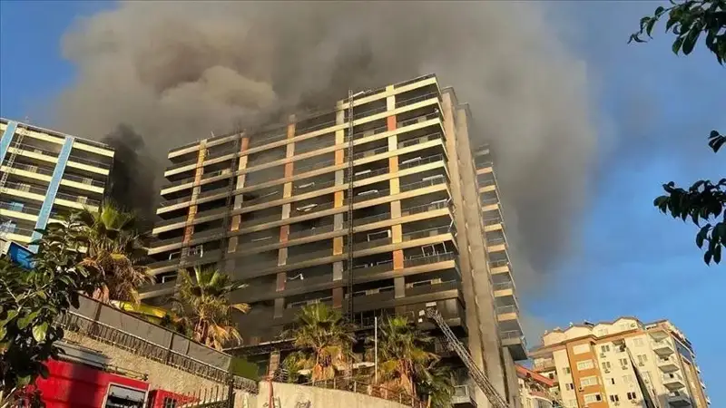 Multi-storey hotel on fire in Antalya