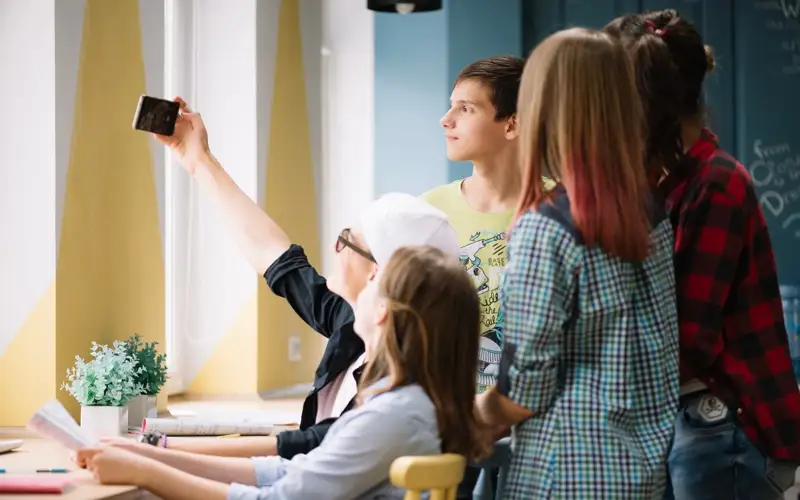 Meme-orable lessons: How internet humor can transform education