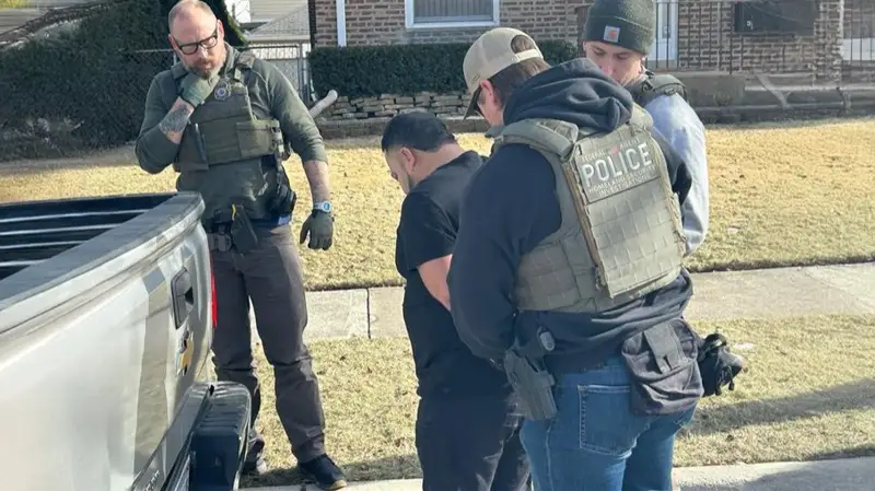 Иммиграционные власти США за один день задержали почти 1200 человек