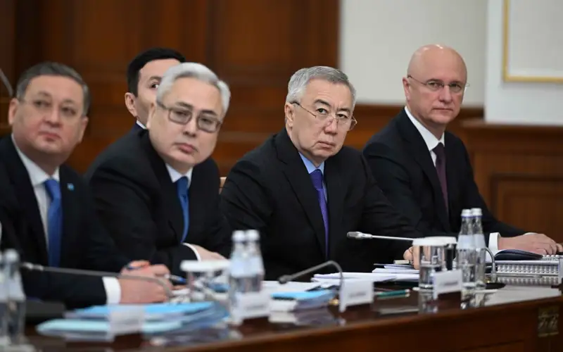 Правительство должно избавиться от излишней бюрократии - Глава государства