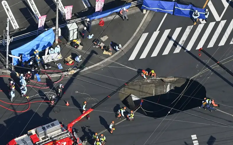 Large sinkhole in Tokyo