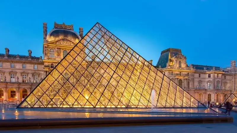 Лувр