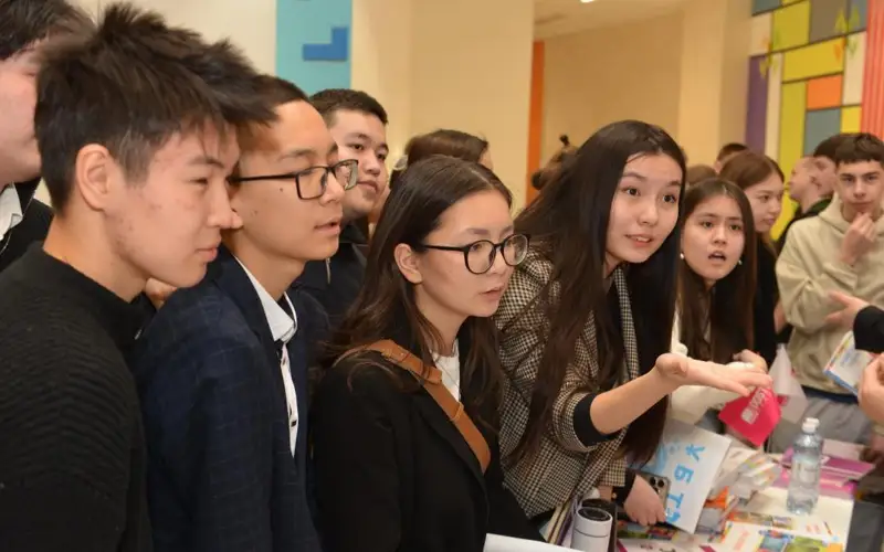 不出国门获国际文凭！哈萨克斯坦举办外国高校分校展览
