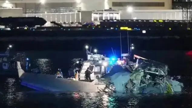 Plane and helicopter collide near US capital, rescue efforts underway