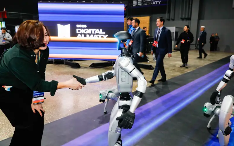 Жасанды интеллект Қазақстандағы жұмыс орындарын азайтпай ма - Жаслан Мәдиев жауабы