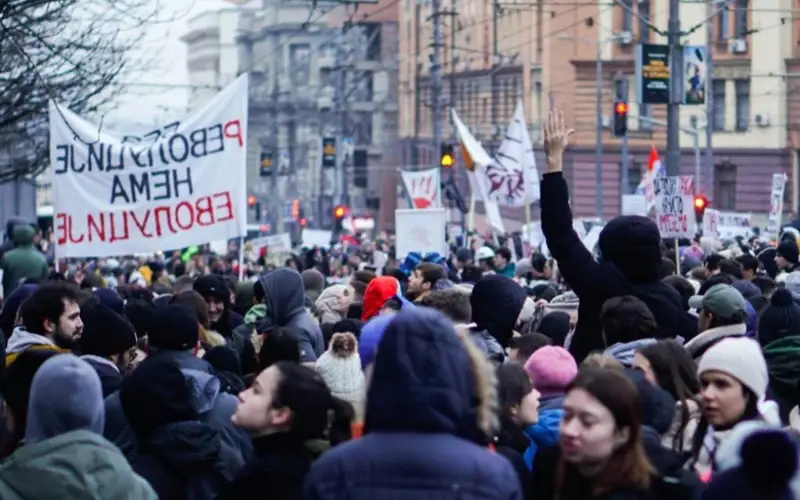 80 километров протеста: студенты Сербии идут на Нови-Сад