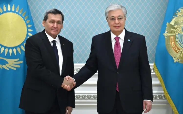 Казахстан готов поддерживать миротворческие инициативы Туркменистана – Президент