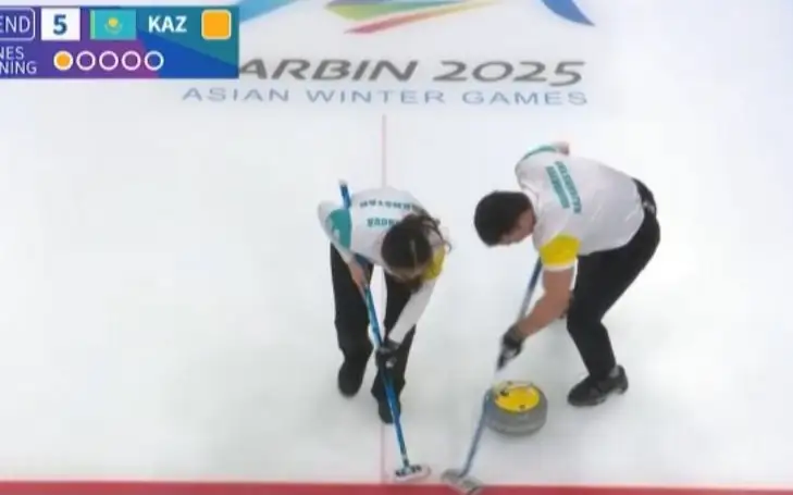Казахстанские керлингисты уступили соперникам из Китая