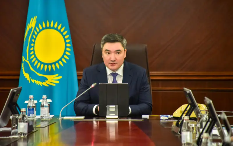 Население недовольно качеством местных дорог — Олжас Бектенов