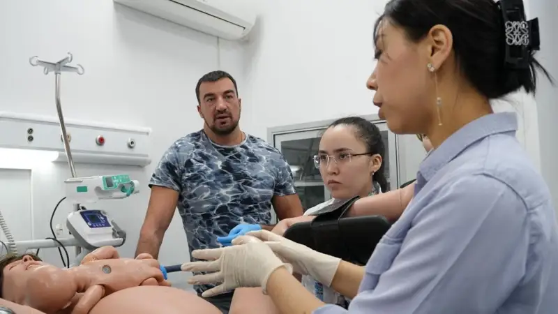 Первые в Казахстане высокотехнологичные симуляторы-пациенты появились в медуниверситете Караганды