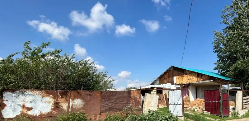 qıraǵan úı