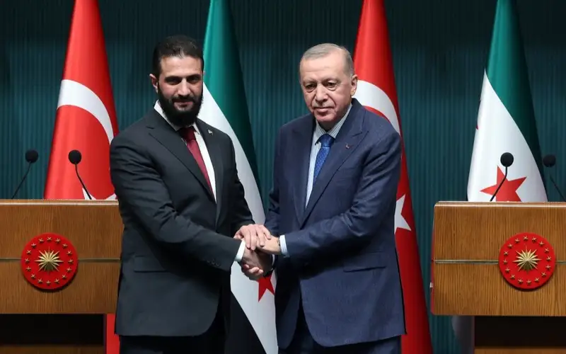 Президент Турции Реджеп Тайип Эрдоган и временный президент Сирии Ахмед аш-Шараа