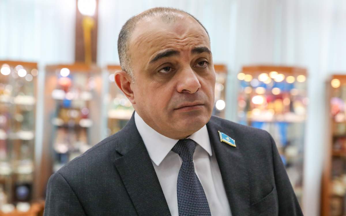 Депутат сексуалды