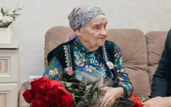 Екатерина Абсатирова