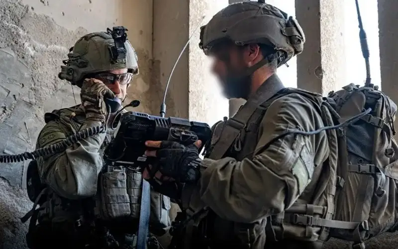 TsAHAL-dyń rezervtegi áskerı qyzmetkeri palestınalyq tutqyndardy uryp-soqqany úshin túrmege jabyldy 